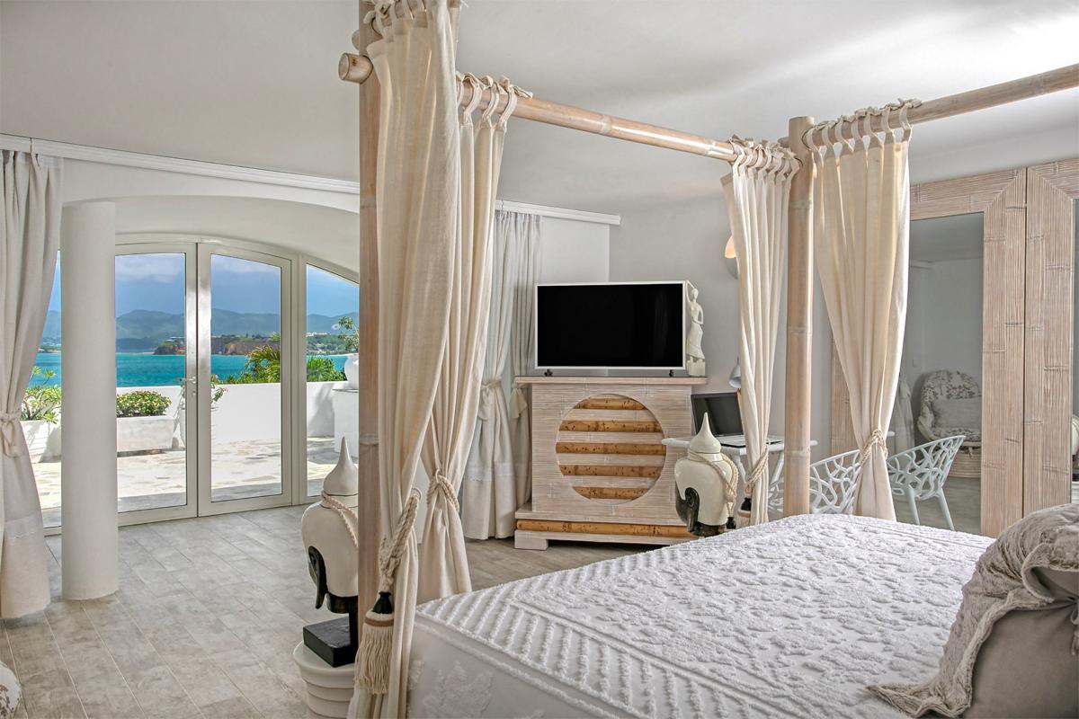 St Martin beachfront luxury villa rental - The bedroom 4
